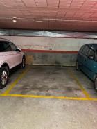 Plaza de párking en el centro de Tortosa