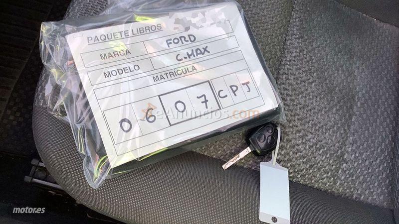 Ford Focus C-Max 2.0 TDCi Ghia de 2003 con 284.648 Km por 1.830 EUR. en Toledo