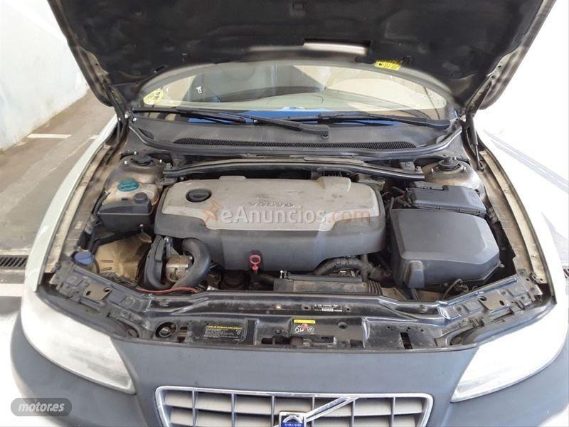 Volvo XC 70 2.4 D5 Momentum de 2006 con 200.000 Km por 5.750 EUR. en Madrid