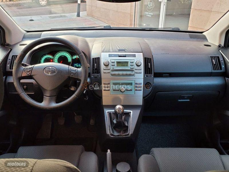 Toyota Corolla Verso 1.8 VVTi Luna de 2006 con 158.735 Km por 7.890 EUR. en Las Palmas