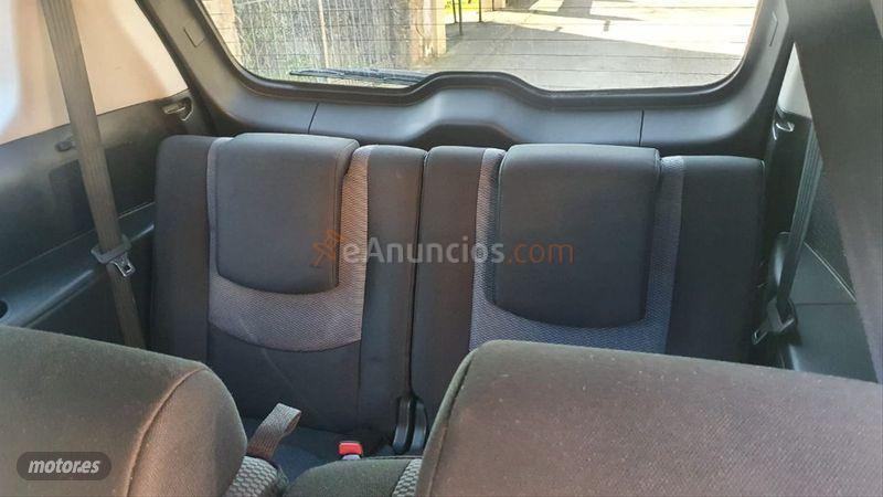 Mazda Mazda5 Sportive 2.0 de 2008 con 157.000 Km por 5.400 EUR. en Caceres