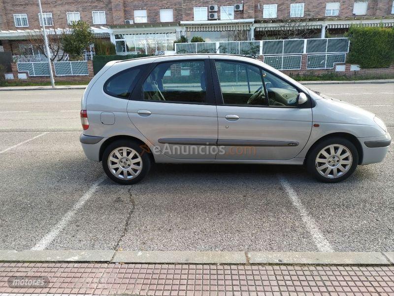 Renault Megane SCENIC DYNAMIQUE 1.9DCI de 2002 con 189.000 Km por 1.890 EUR. en Guadalajara