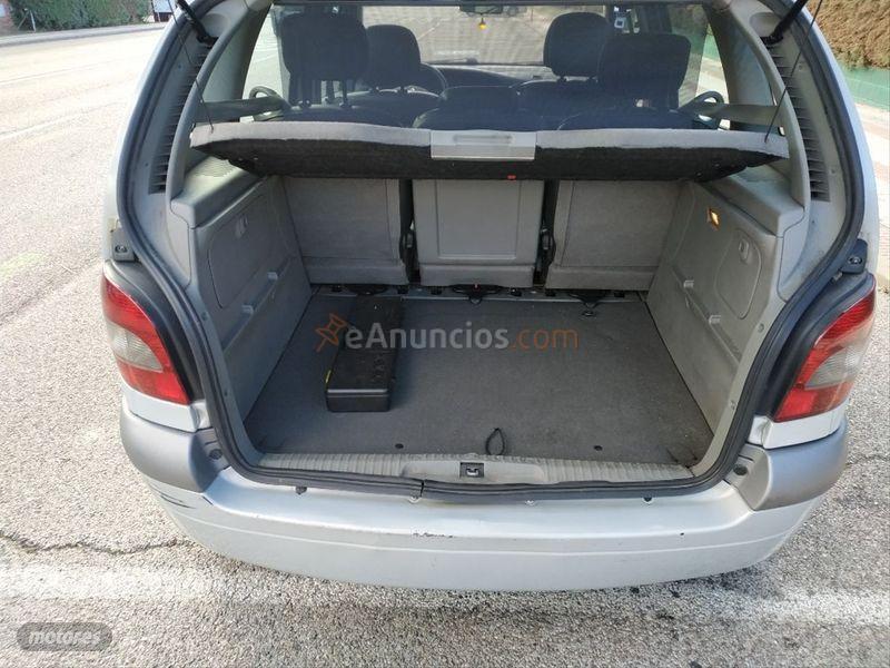 Renault Megane SCENIC DYNAMIQUE 1.9DCI de 2002 con 189.000 Km por 1.890 EUR. en Guadalajara