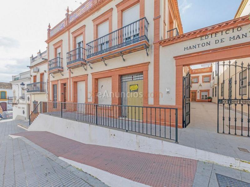 Gran local comercial en pleno centro, diáfano y gran amplitud.