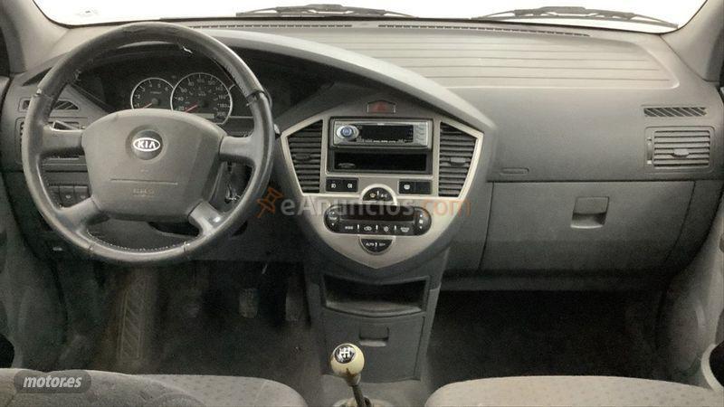 Kia Carens 2.0 CRDi LX de 2004 con 125.987 Km por 2.060 EUR. en Toledo